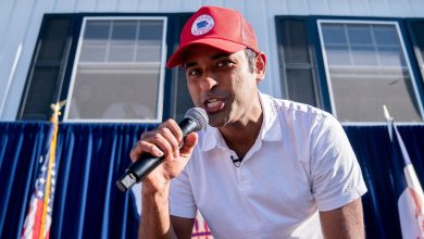 Vivek Ramaswamy breaks into Eminem rap at Iowa State Fair, audience remains numb