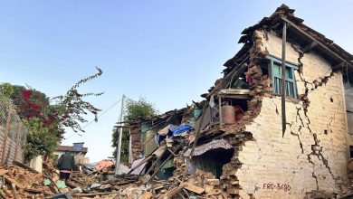 Nepal scrambles to rush aid to earthquake victims