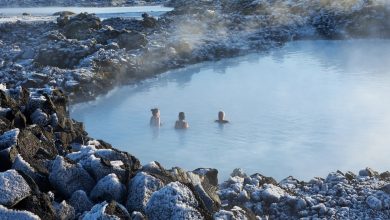 Blue Lagoon in Iceland gets closed after around 1400 earthquakes measured in the region in 24 hours