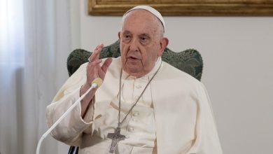 Pope Francis deplores end of Israel-Hamas truce, voices hope for new ceasefire