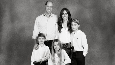 Prince William and Kate Middleton are not happy about the Xmas card photoshop gossip