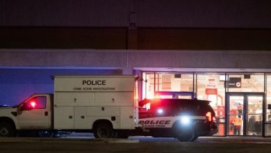Video: Gunfire erupts at US mall on Christmas Eve. One man is dead, 3 hurt