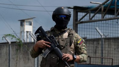 After curfew, on the hunt for Ecuador's gang members