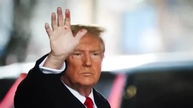 Trump attends defamation trial with ‘mysterious red mark’ on his hands as E Jean Caroll testifies