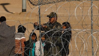 US Supreme Court allows agents to cut razor wire installed along Mexico border