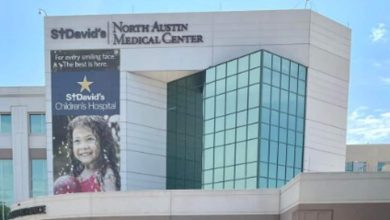 Driver dead, 5 including 2 children injured after car crashes into Texas hospital