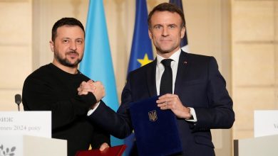 After Berlin, Ukraine's Zelensky signs French security pact amid Navalny shock