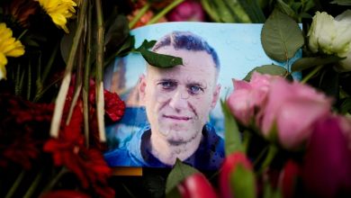 Alexei Navalny's mother accuses Russian officials of planning to bury him secretly