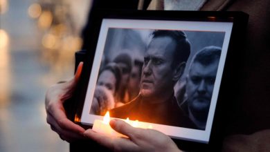 Alexei Navalny's body handed over to his mother, aide says