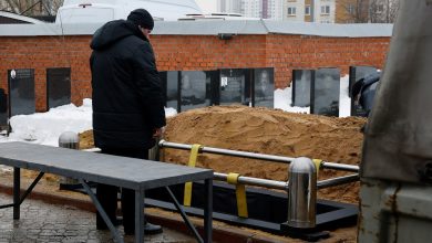 Putin critic Alexei Navalny's funeral being held in Moscow