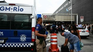 Police release 17 hostages from gunman on bus in Brazil's Rio de Janeiro, 2 injured