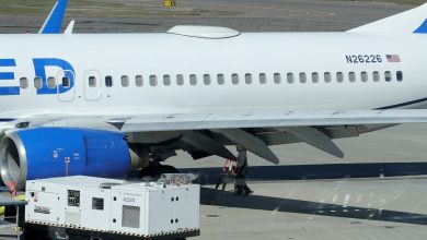 United Airlines' Boeing 737-800 flight lands in Oregon with missing panel