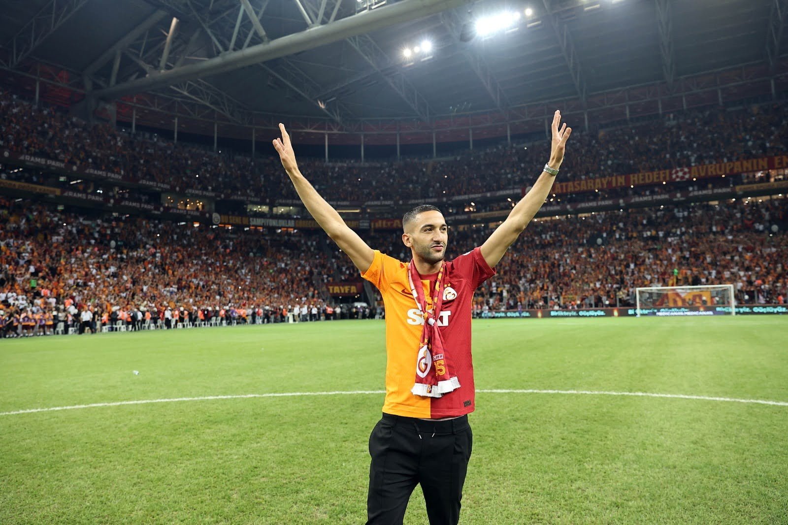 Hakim Ziyech Leaves Galatasaray: To Which Destination? - Media7