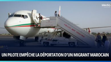 Un Pilote Empêche la Déportation d'un migrant marocain