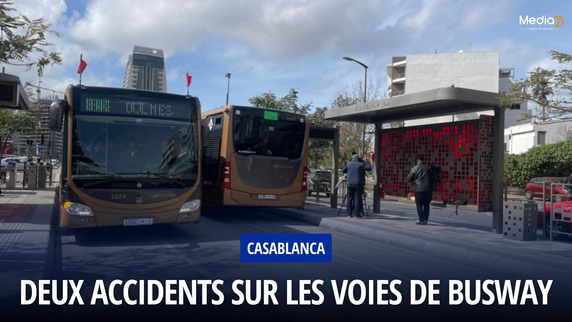 Two Accidents on Busway Tracks in Casablanca 1 Deux Accidents sur les Voies de Busway