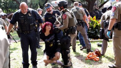 NYPD chief heckled by pro-Palestine protesters in New York