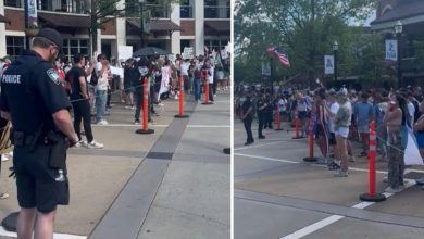 Both anti and pro-Israeli demonstrators curse Joe Biden at University of Alabama, loud chants break out at protest site