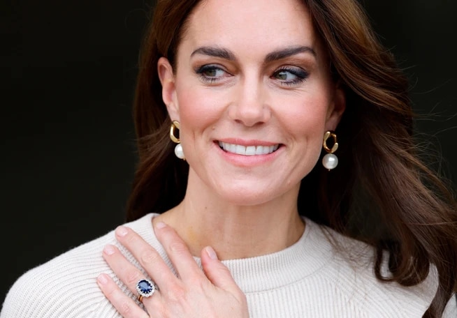 Kate Middleton with her ring.(Getty)