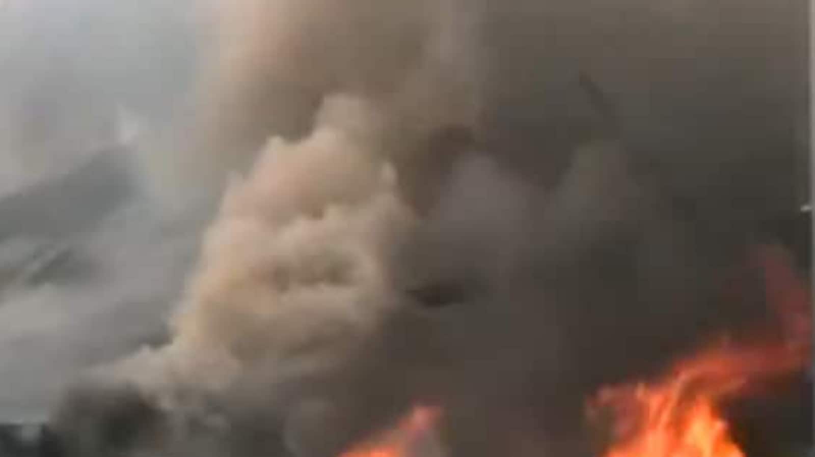 Massive fire breaks out at girls' school in Pakistan's Khyber Pakhtunkhwa, students rescued