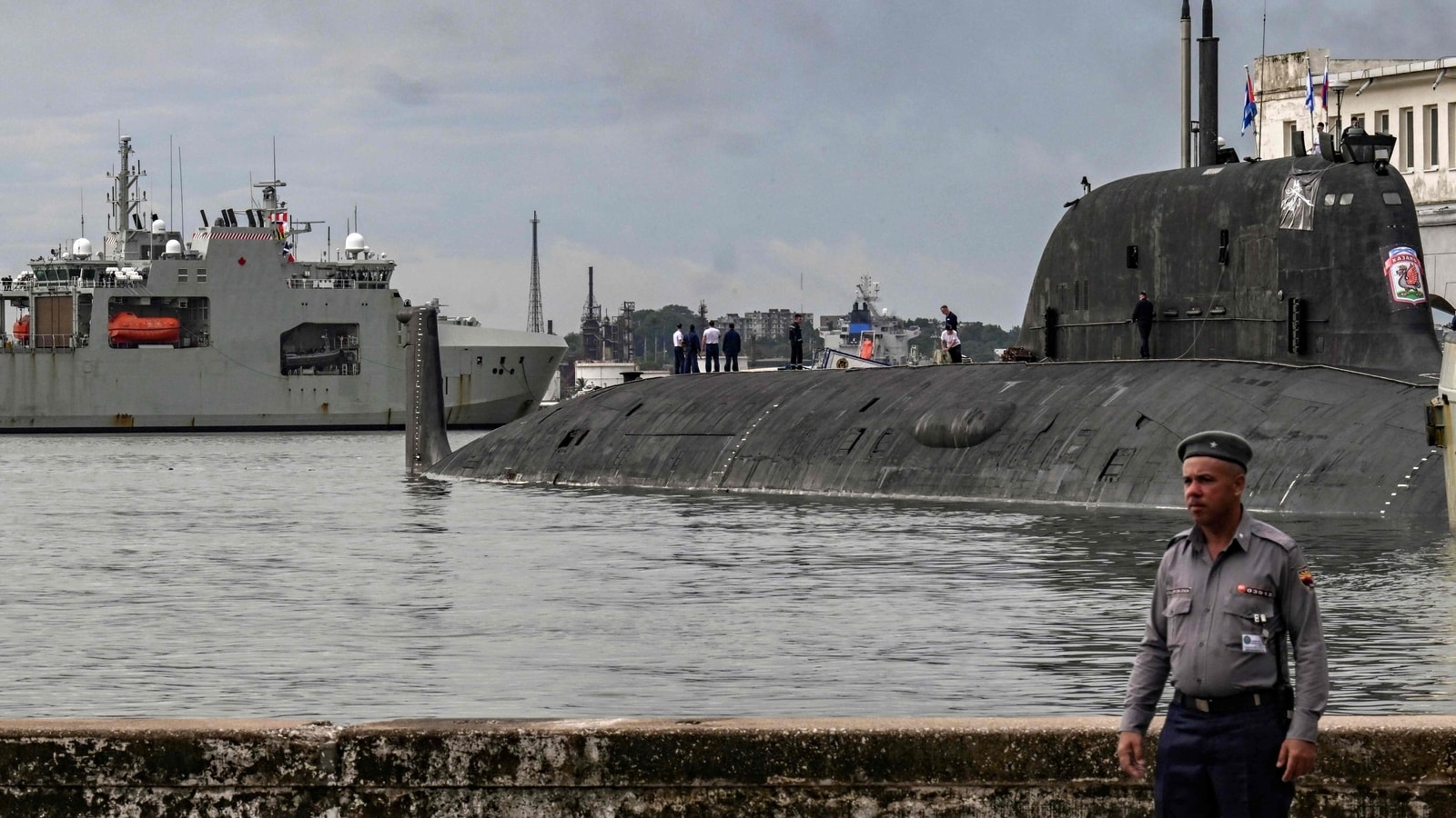 Canada navy ship, US attack sub dock in Cuba on heels of Russian warships