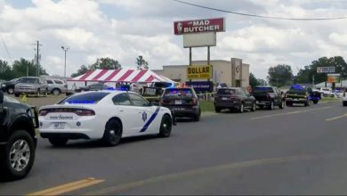 Shooting at grocery store in south Arkansas kills 2 and wounds 8 others, police say