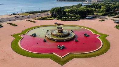 Buckingham Fountain in Chicago closed after it was dyed red by vandals