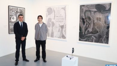 Rabat: l’artiste Kamil Bouzoubaa-Grivel expose “Les jours s’allongent”, une collection de dessins monochromes et de sculptures