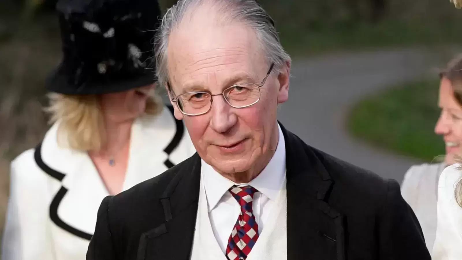 Prince William and Harry's uncle Lord Robert Fellowes dies at 82