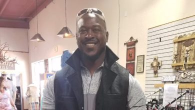 Former Kansas City Chiefs player Jimmy Wilkerson dies at 43; high school honours late assistant coach with teary win