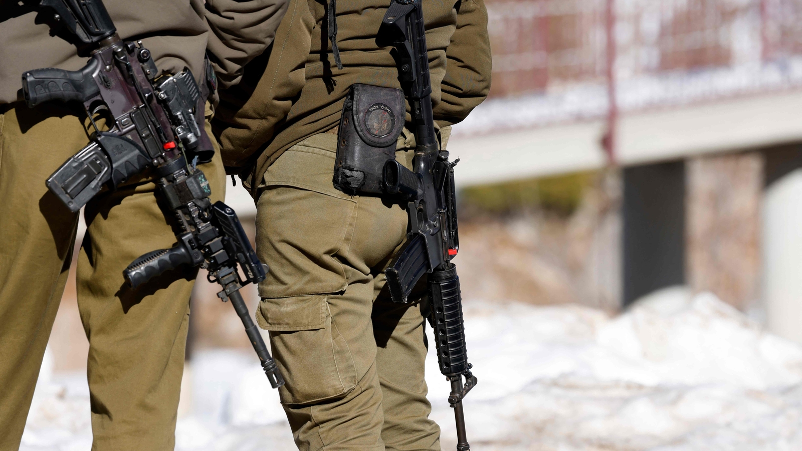 Clashes erupt on Lebanon-Syria border after 3 Syrian soldiers killed 1 Clashes erupt on Lebanon-Syria border after 3 Syrian soldiers killed