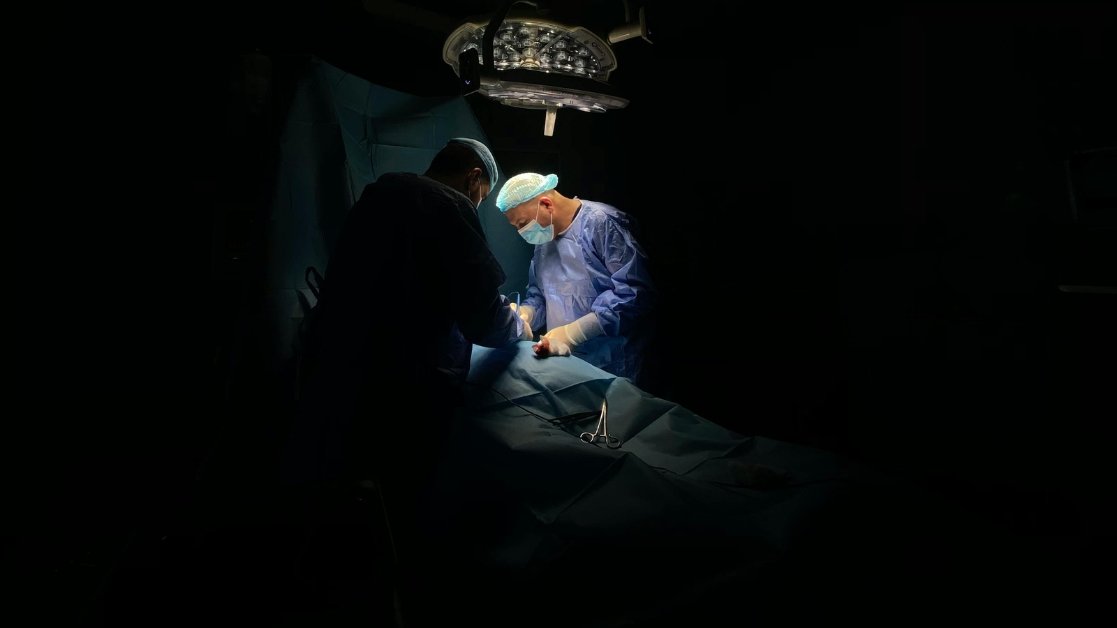 Drunk Chinese man impales head on metal rod through mouth, survives 10-hour surgery