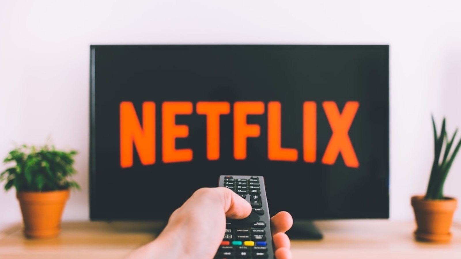 Netflix down: How to resolve tvq-rnd-100 profile error amid outage 1 Netflix down: How to resolve tvq-rnd-100 profile error amid outage
