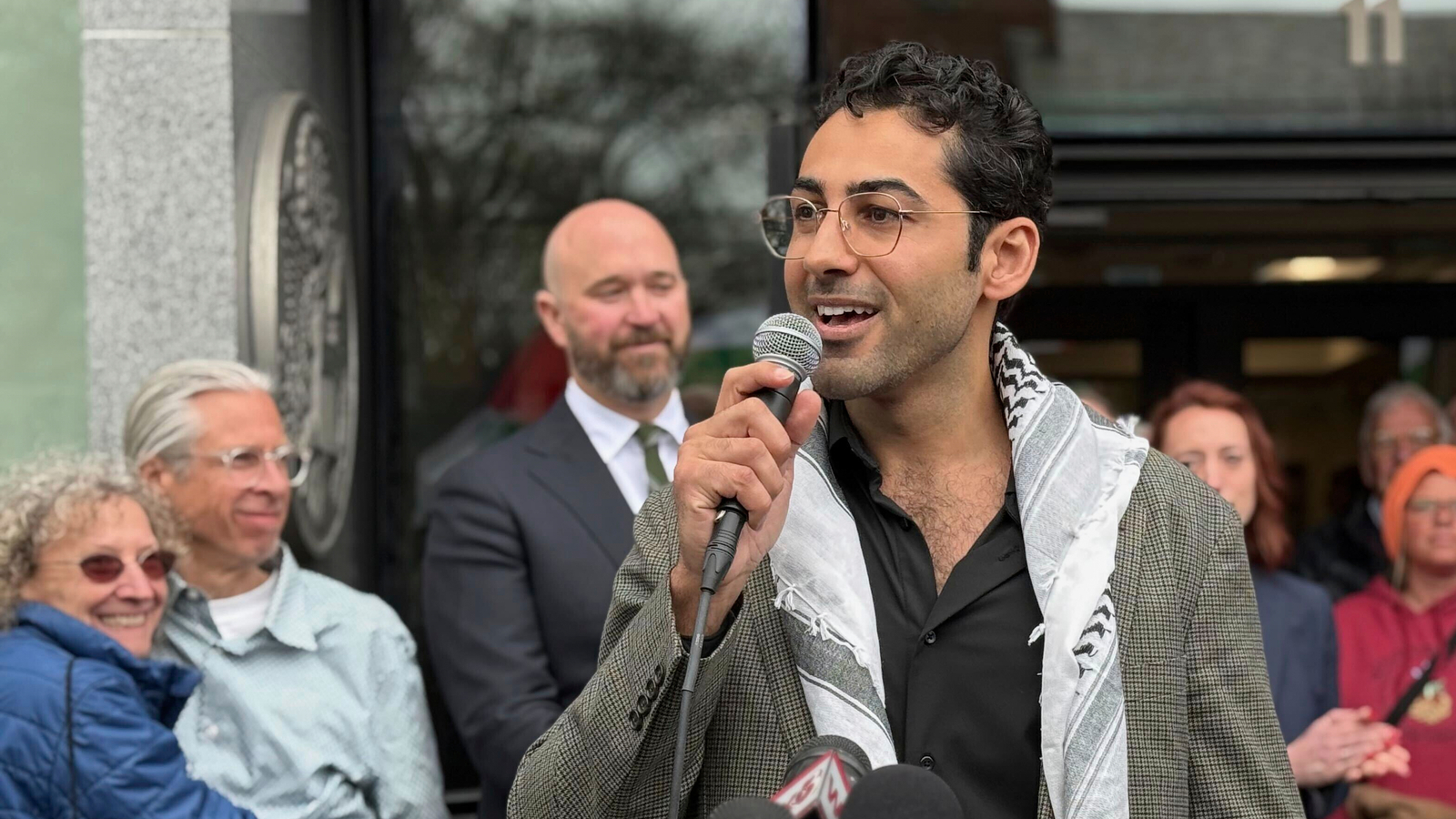 Mohsen Mahdawi, anti-Israel protester, sends defiant message to Trump after release from ICE detention 1 Mohsen Mahdawi, anti-Israel protester, sends defiant message to Trump after release from ICE detention