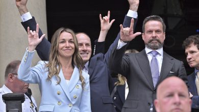 Karen Read supporters use a hand gesture after her verdict: What does it mean?