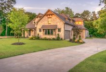 Mortgage rates fall again in US: 15-year stands at 5.57%, 30-year at 6.61%