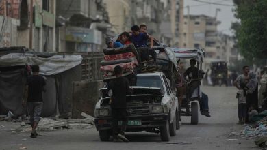 Israeli tanks close in on Gaza City ahead of Donald Trump's meeting on the war