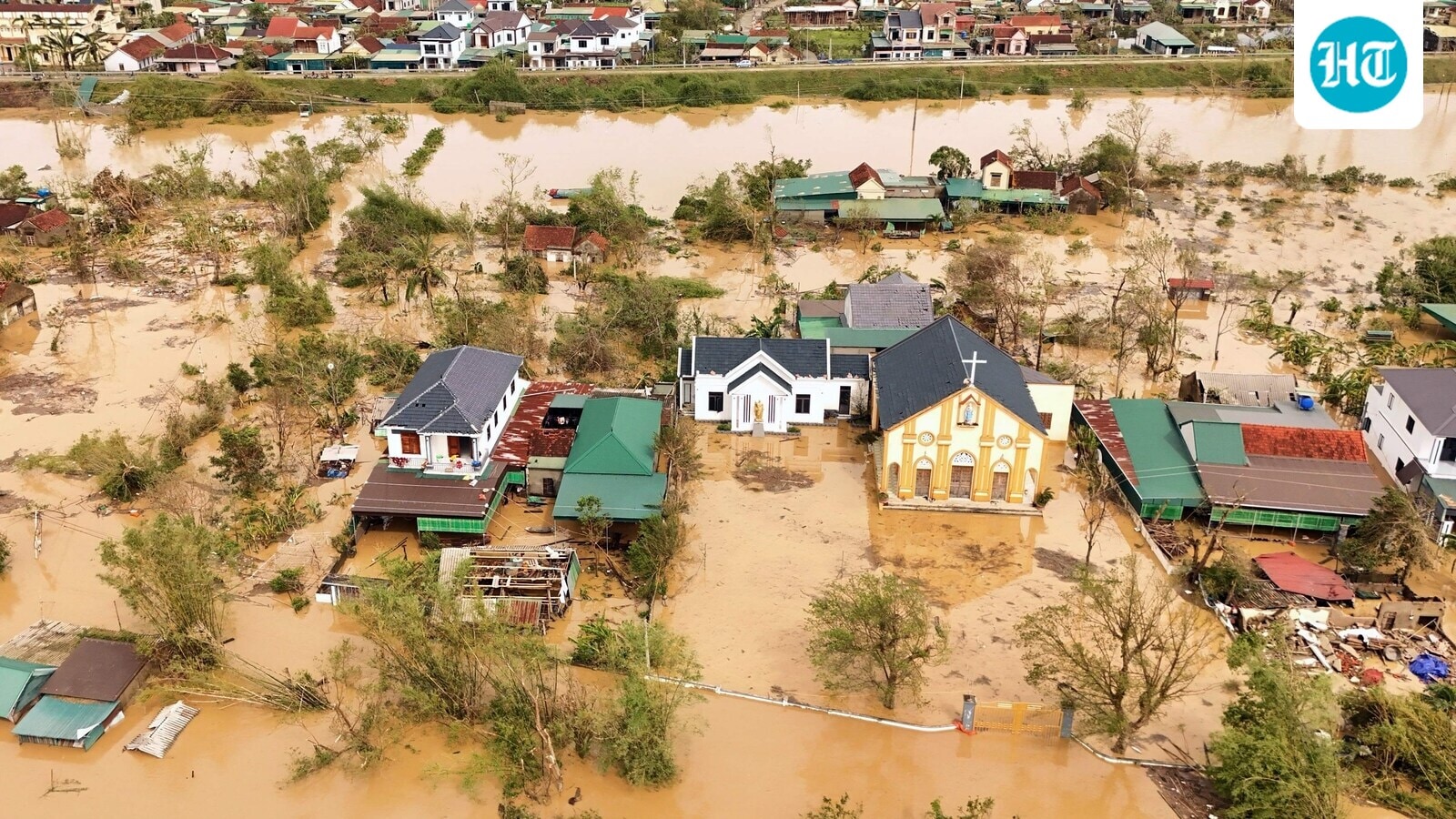 Hanoi a ‘big pool’: Typhoon Bualoi inflicts death, floods on Vietnam