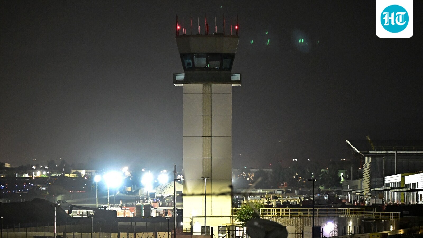 Hollywood Burbank Airport left unmanned for hours as US government shutdown hits air traffic control 1 Hollywood Burbank Airport left unmanned for hours as US government shutdown hits air traffic control